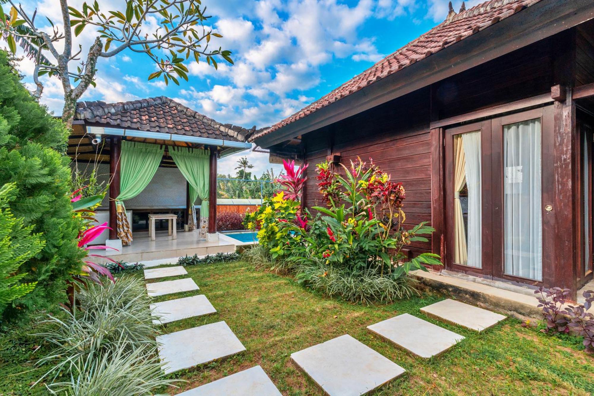 Sri Abi Ratu Villa *